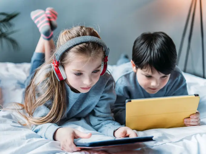 Do you need help managing your kids’ screentime and protecting them from online threats?